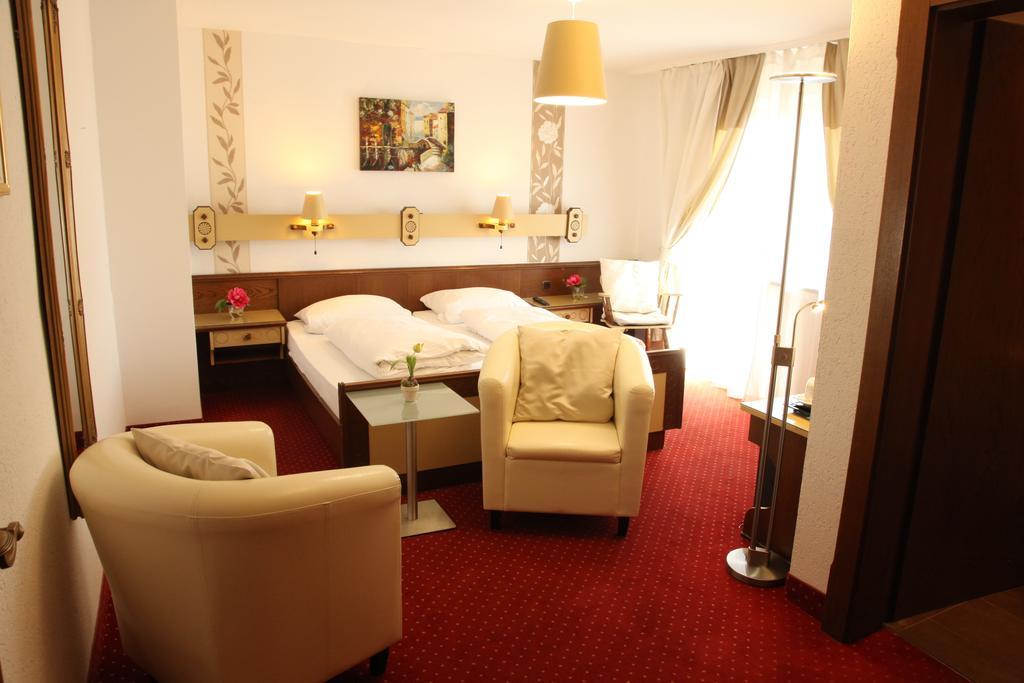 Kurhotel Wuerdinger Hof Bad Füssing Oda fotoğraf